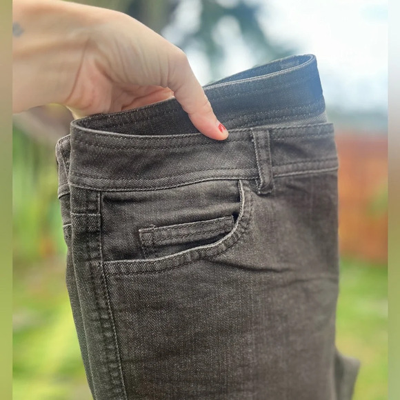 Lafayette 148 retail $500 -LIKE NEW size 6 straight leg jeans - Picture 8 of 8